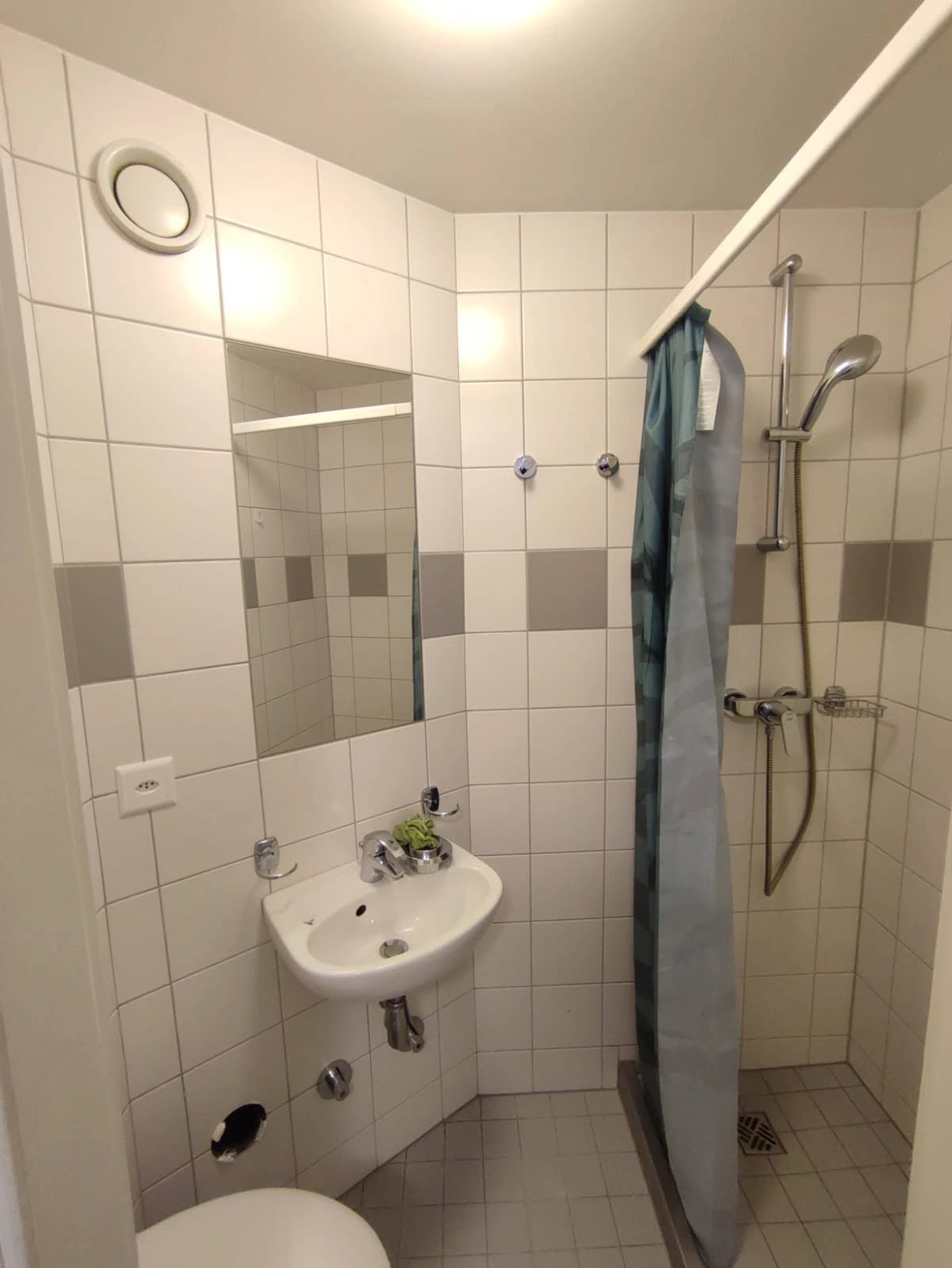 Reprise de bail – Studio meublé 18 m² à Yverdon, 800 CHF charges comprises — photo 6