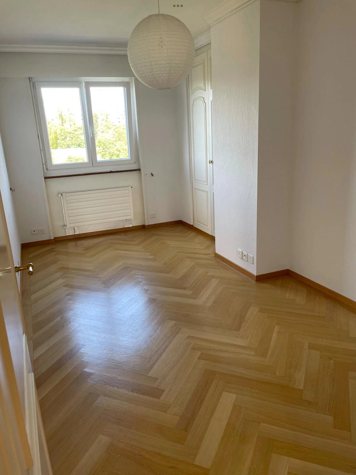 Appartement 5.5 pièces,145m2-9ème dernier étage.Loyer 1990.-/Charges 550.-/2 parkings 160.-