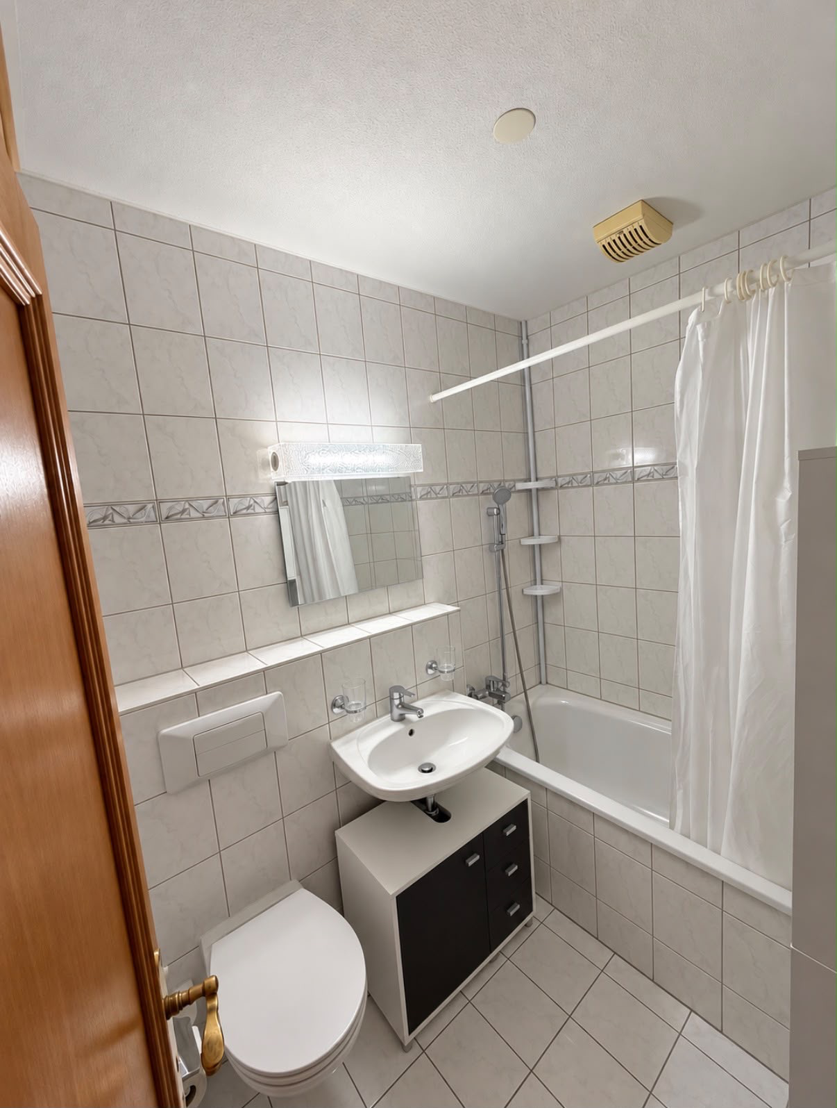 Leukerbad – 2,5 pièces avec balcon, vue montagne et parking couvert — photo 4