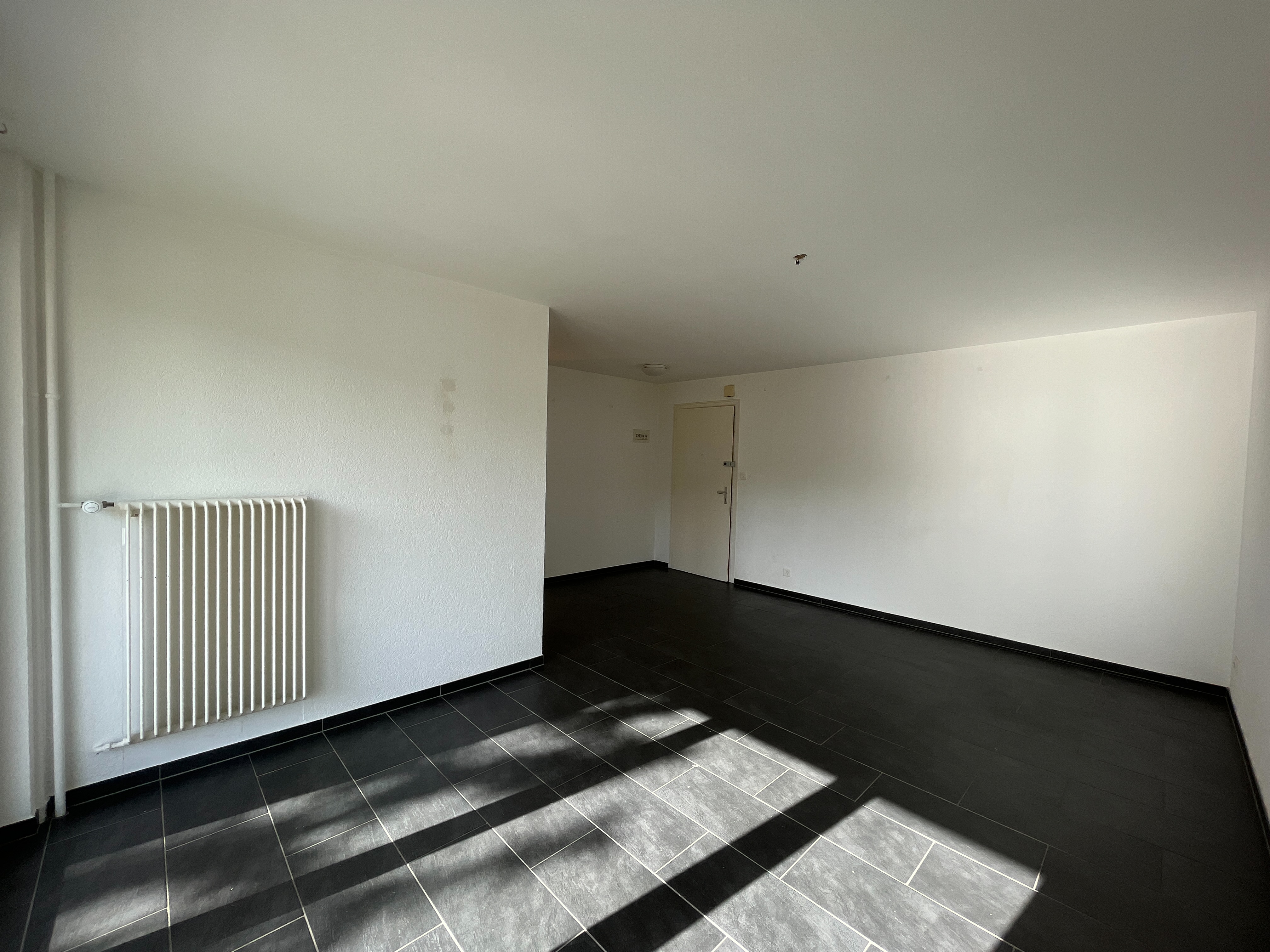 🏡 À REMETTRE DÈS LE 01.12.26: BEL APPARTEMENT DE 3,5 PIÈCES AU LOCLE ☀️ — photo 2