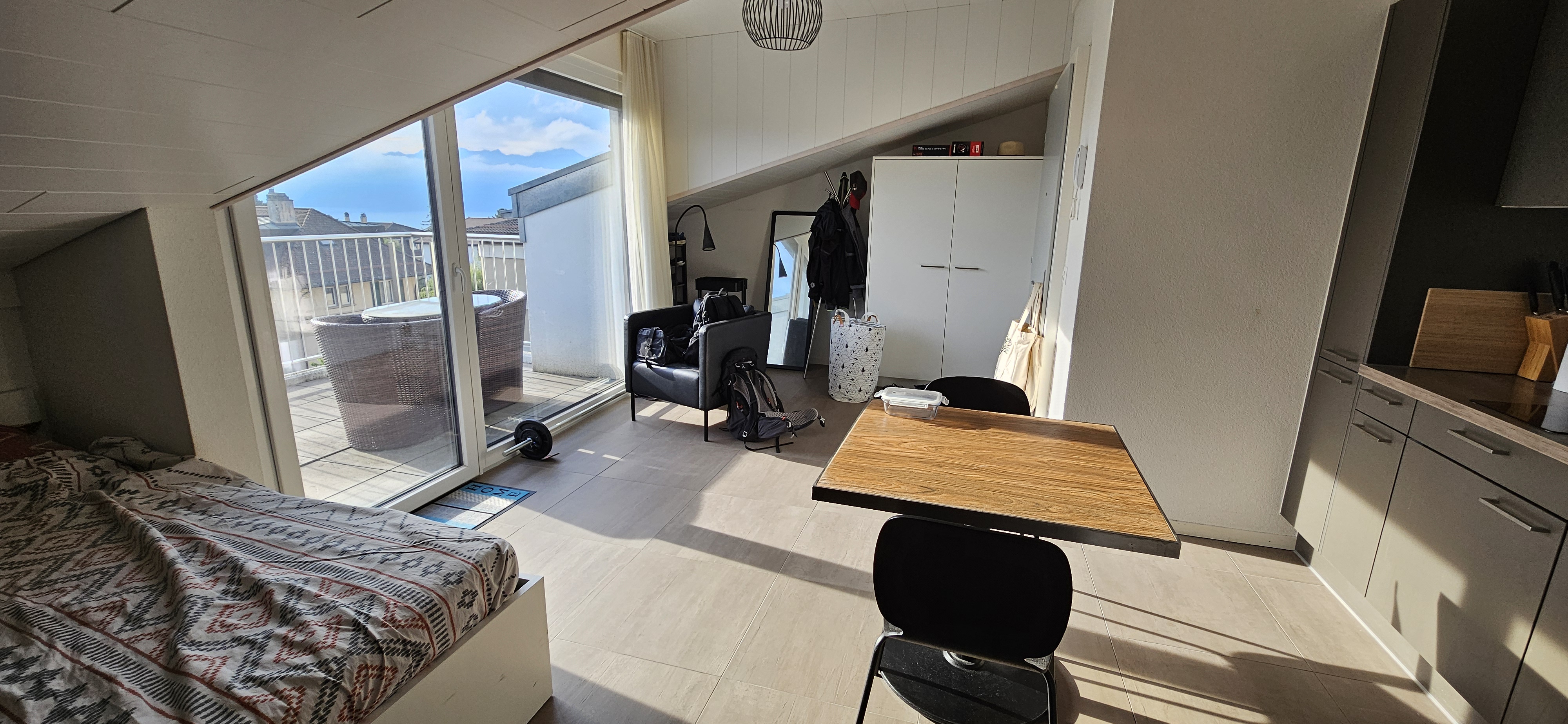 Beau studio meublé vue sur lac disponible immédiatement — photo 4