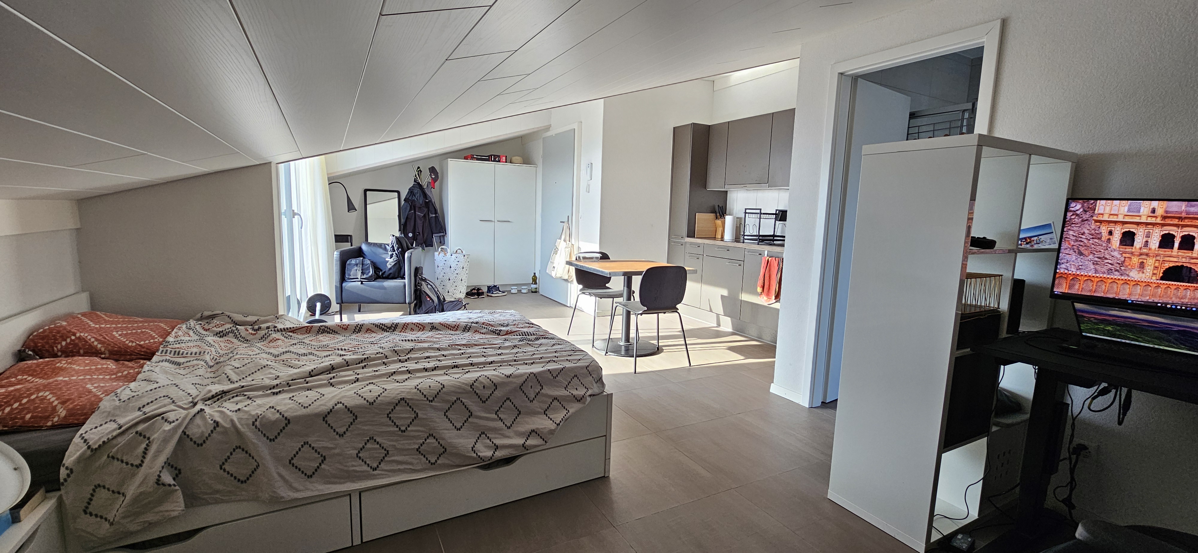 Beau studio meublé vue sur lac disponible immédiatement — photo 10