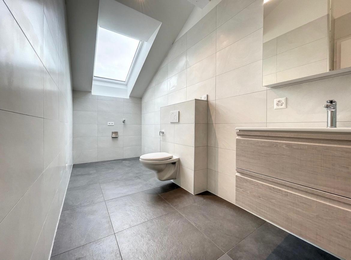 Appartement lumineux avec belle hauteur sous plafond à Écublens – 2,5 pièces — photo 5